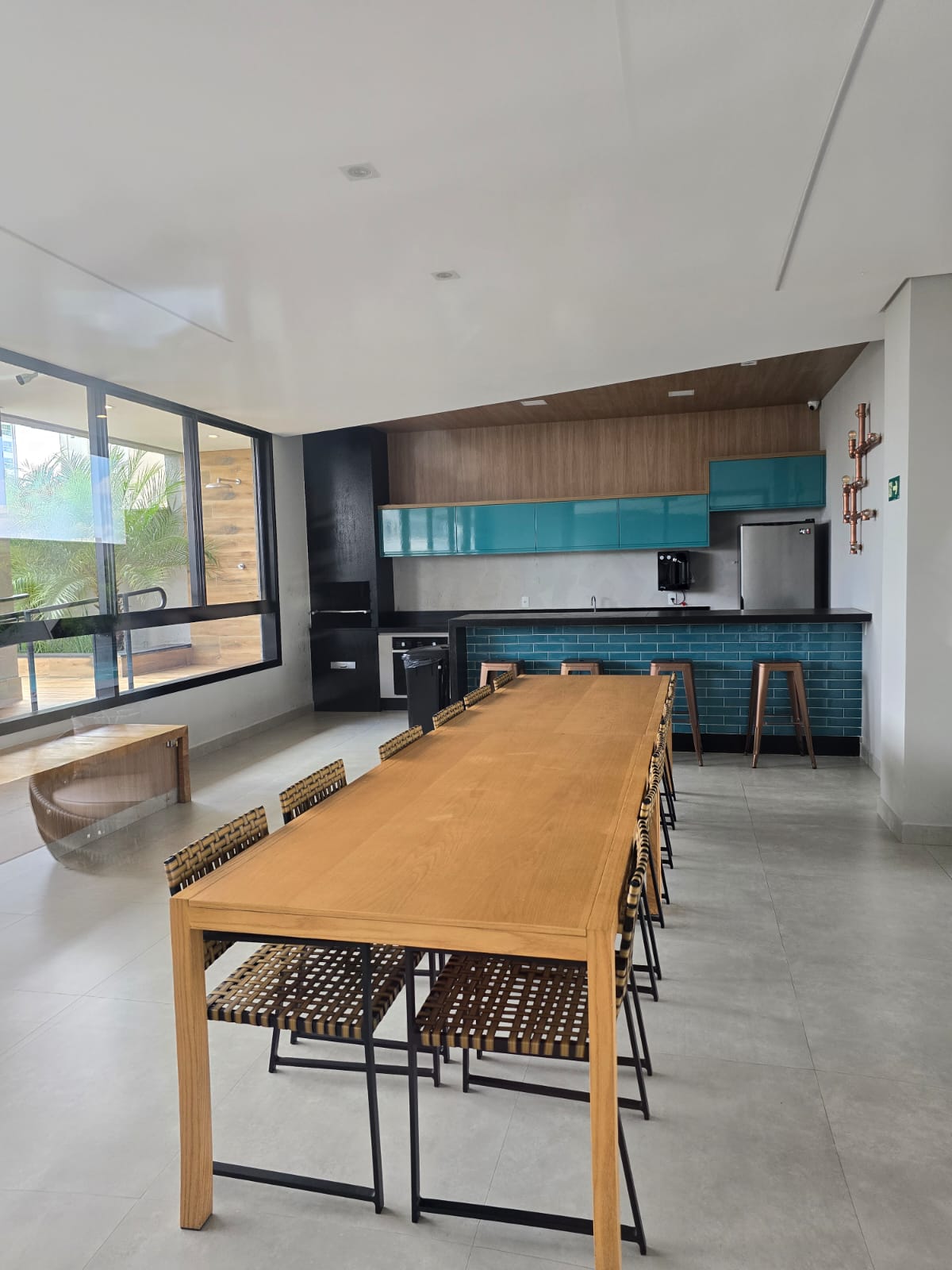Apartamento Setor Bueno a venda / 2 quartos / lavabo / 2 vagas / predio novo / mobiliado