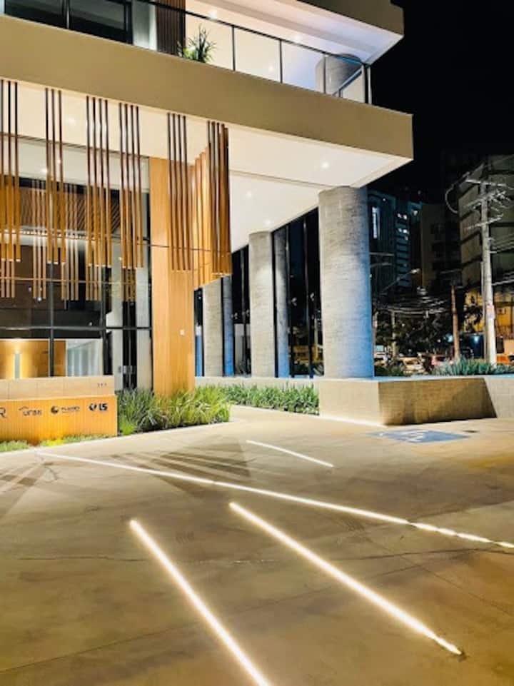 APARTAMENTO A VENDA 2 QUARTOS COM LAVABO / MOBILIADO / ANDAR ALTO / 2 VAGAS / PROXIMO A PRAÇA TAMANDARE