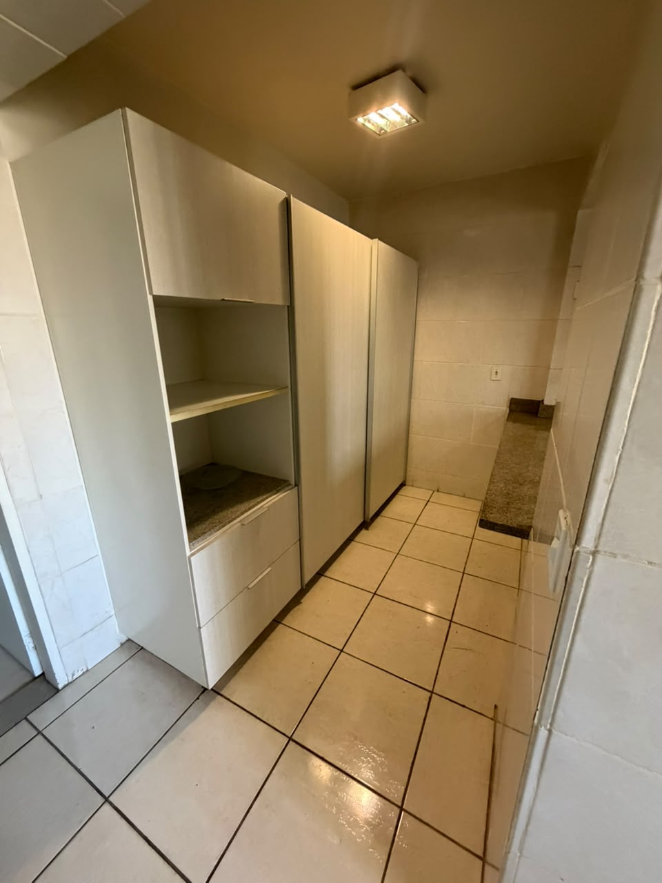 Apartamento à Venda no Edifício Itatiaia / 1 suíte / 2 vagas / Setor Marista