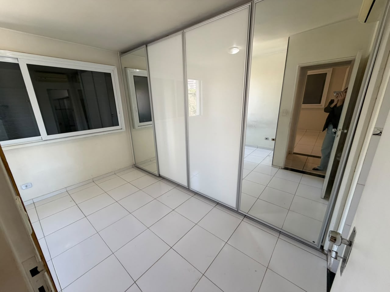 Apartamento à Venda no Edifício Itatiaia / 1 suíte / 2 vagas / Setor Marista