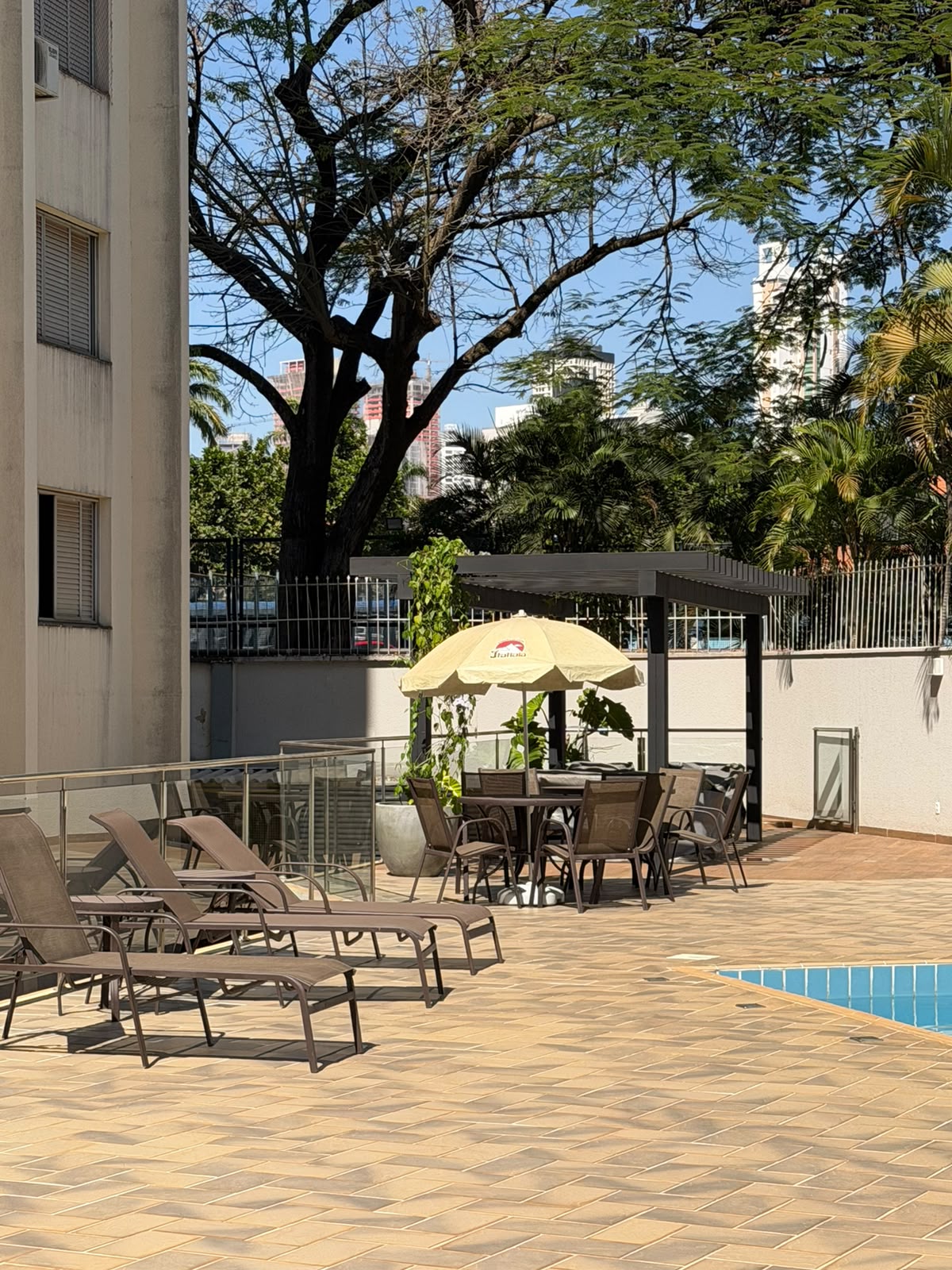 Apartamento à Venda no Edifício Itatiaia / 1 suíte / 2 vagas / Setor Marista