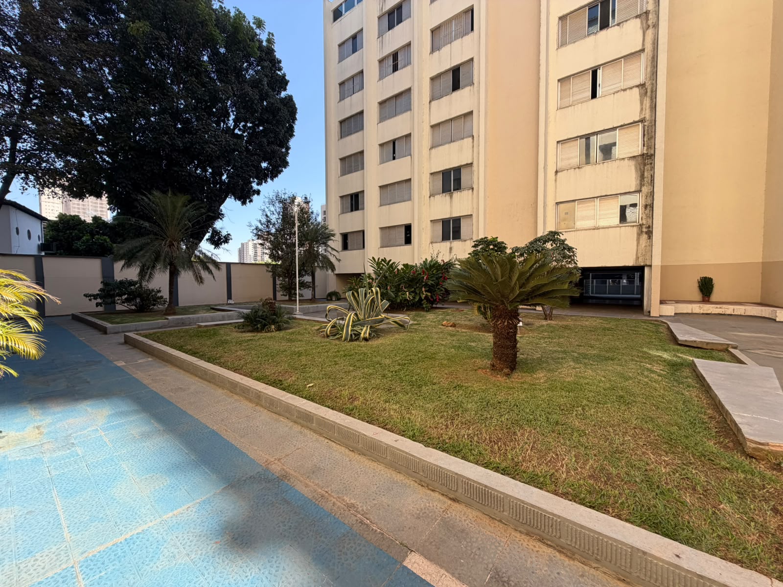 Apartamento à Venda no Edifício Itatiaia / 1 suíte / 2 vagas / Setor Marista