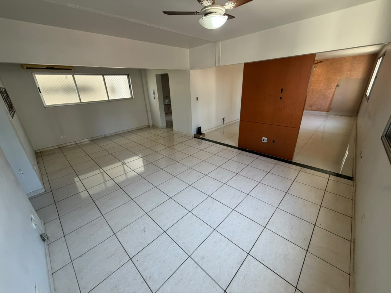 Apartamento à Venda no Edifício Itatiaia / 1 suíte / 2 vagas / Setor Marista