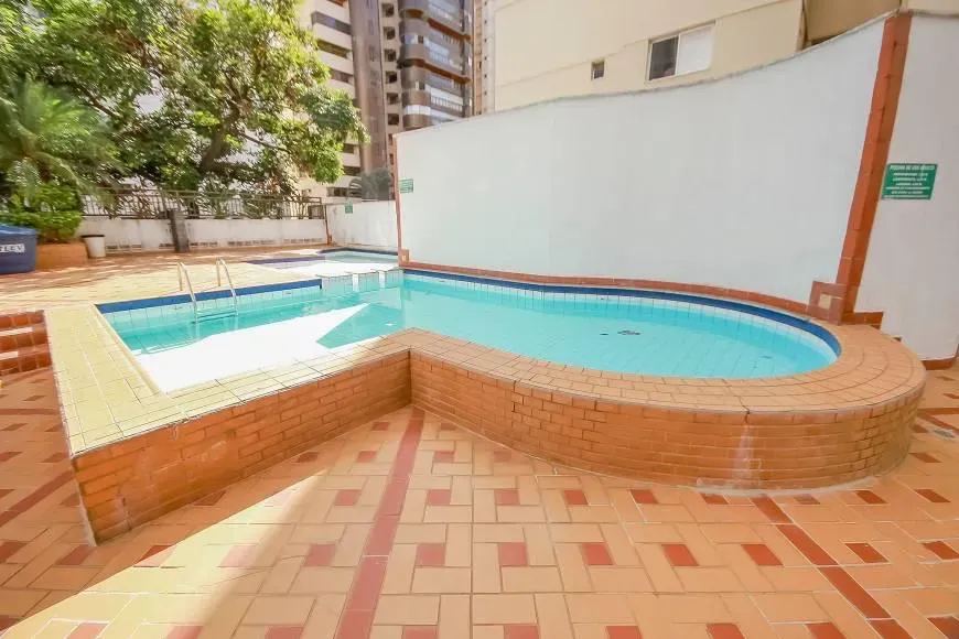 Apartamento a venda de 217m² com 4 quartos (3 suítes) / 2 vagas / lazer completo / Setor Bueno / Água inclusa no condomínio