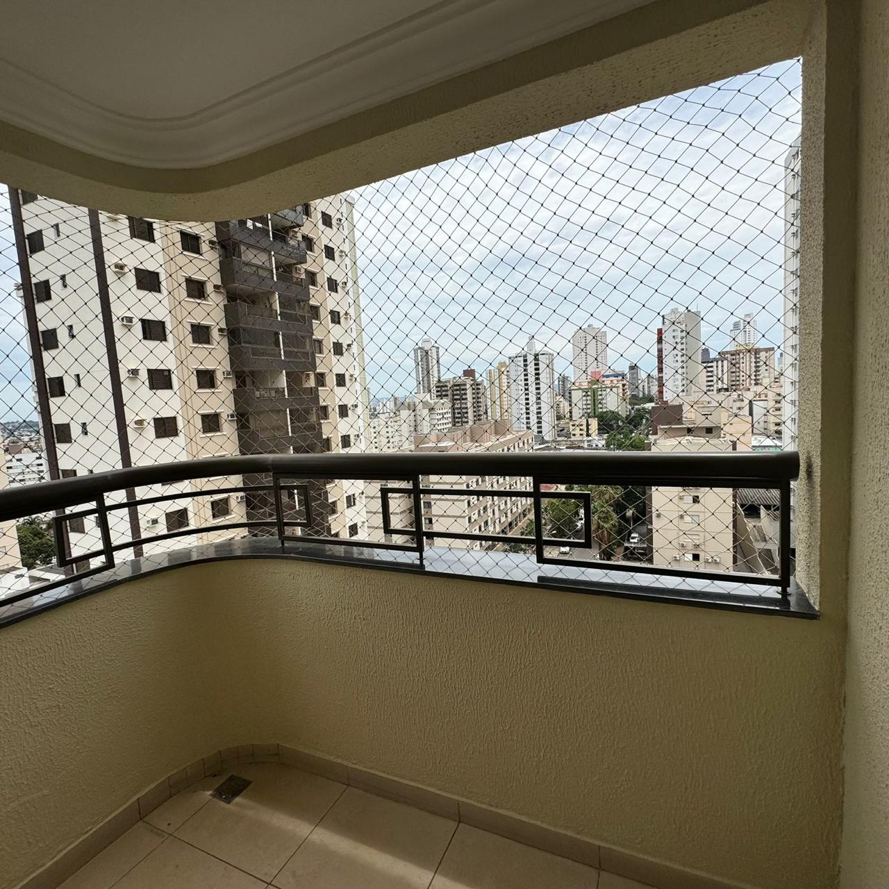 Apartamento no Setor Bueno a venda / 3 suites mais office / 2 vagas / lazer sem academia