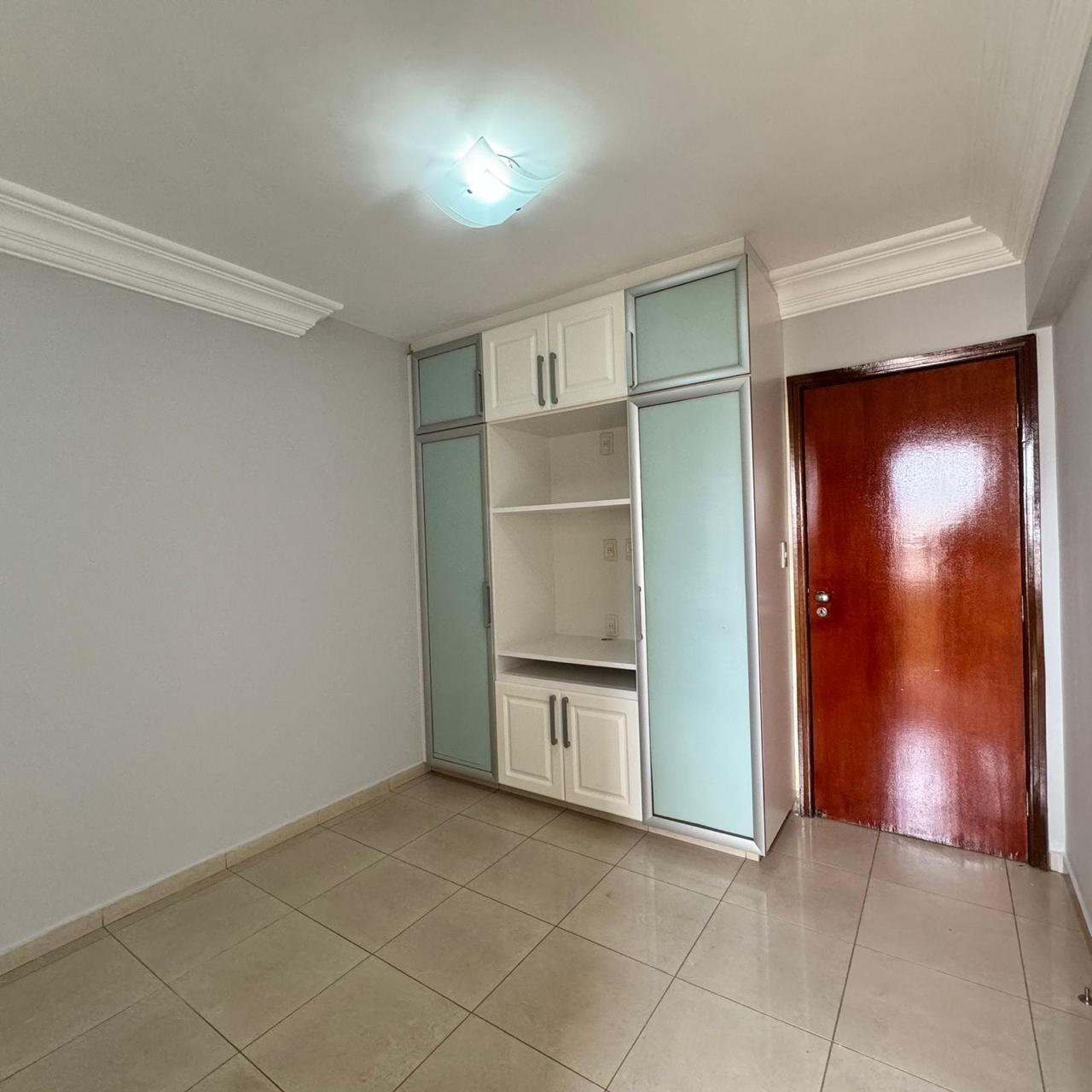 Apartamento no Setor Bueno a venda / 3 suites mais office / 2 vagas / lazer sem academia