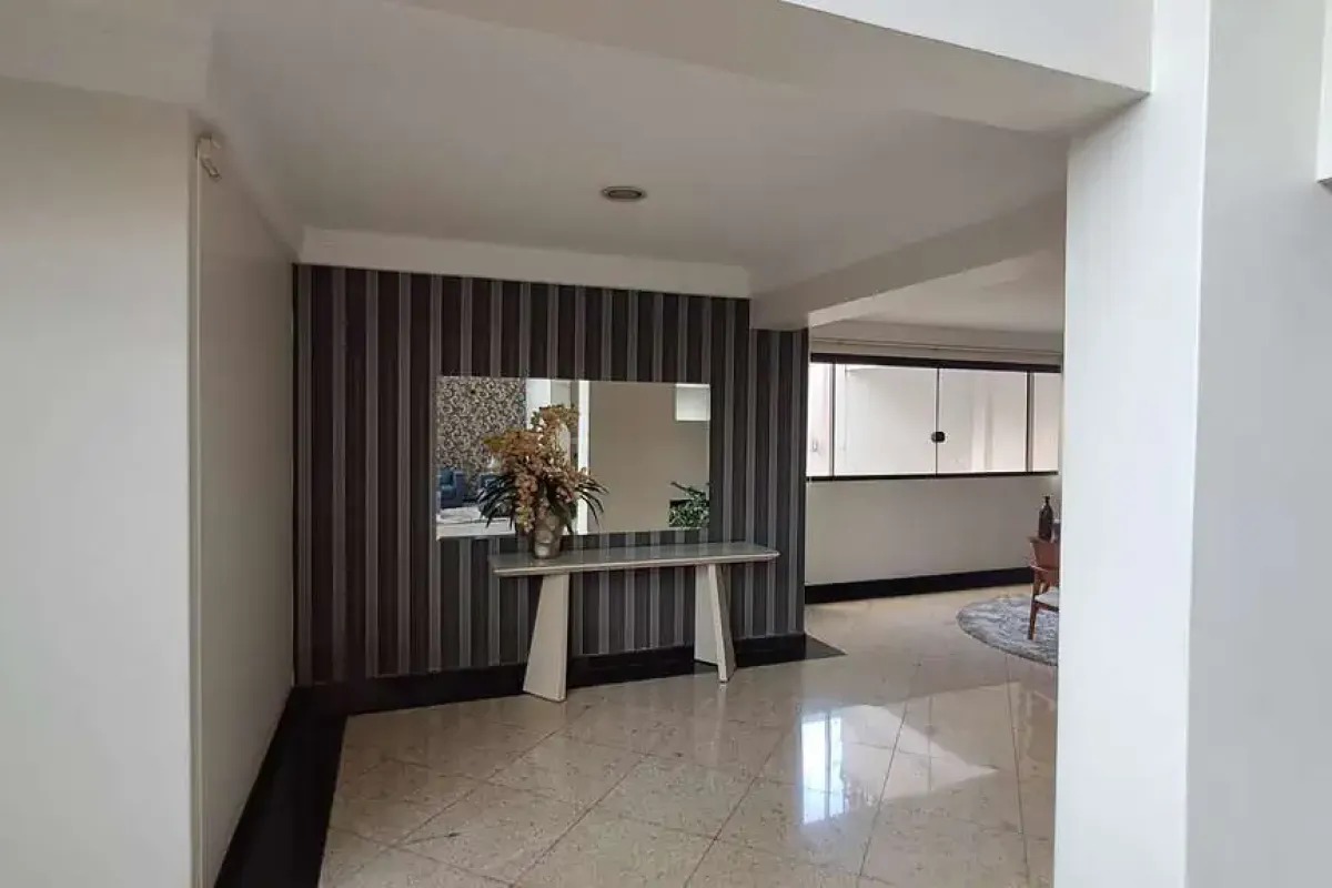 Apartamento no Setor Bueno a venda / 3 suites mais office / 2 vagas / lazer sem academia