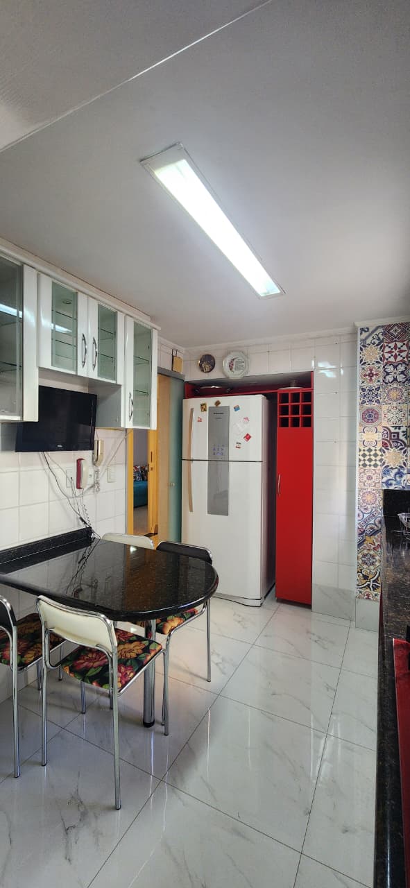 Apartamento à venda no Residencial Amazonas / 3 suítes / 2 vagas / Setor Nova Suíça