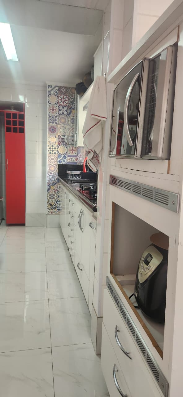 Apartamento à venda no Residencial Amazonas / 3 suítes / 2 vagas / Setor Nova Suíça