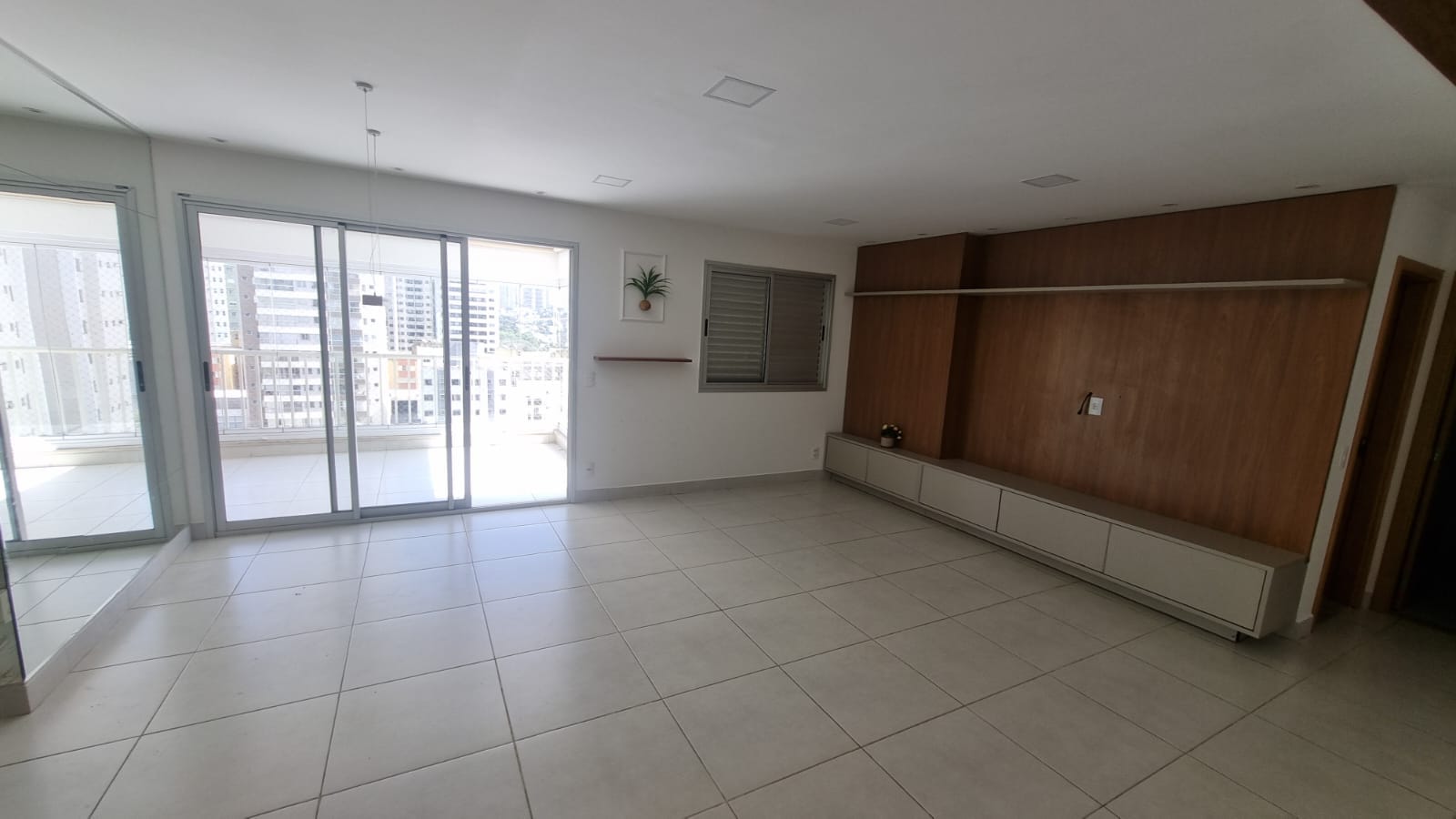 Apartamento à Venda no Flampark Residencial Club Torre 2 / 3 suítes plenas / 2 vagas / Jardim Goiás