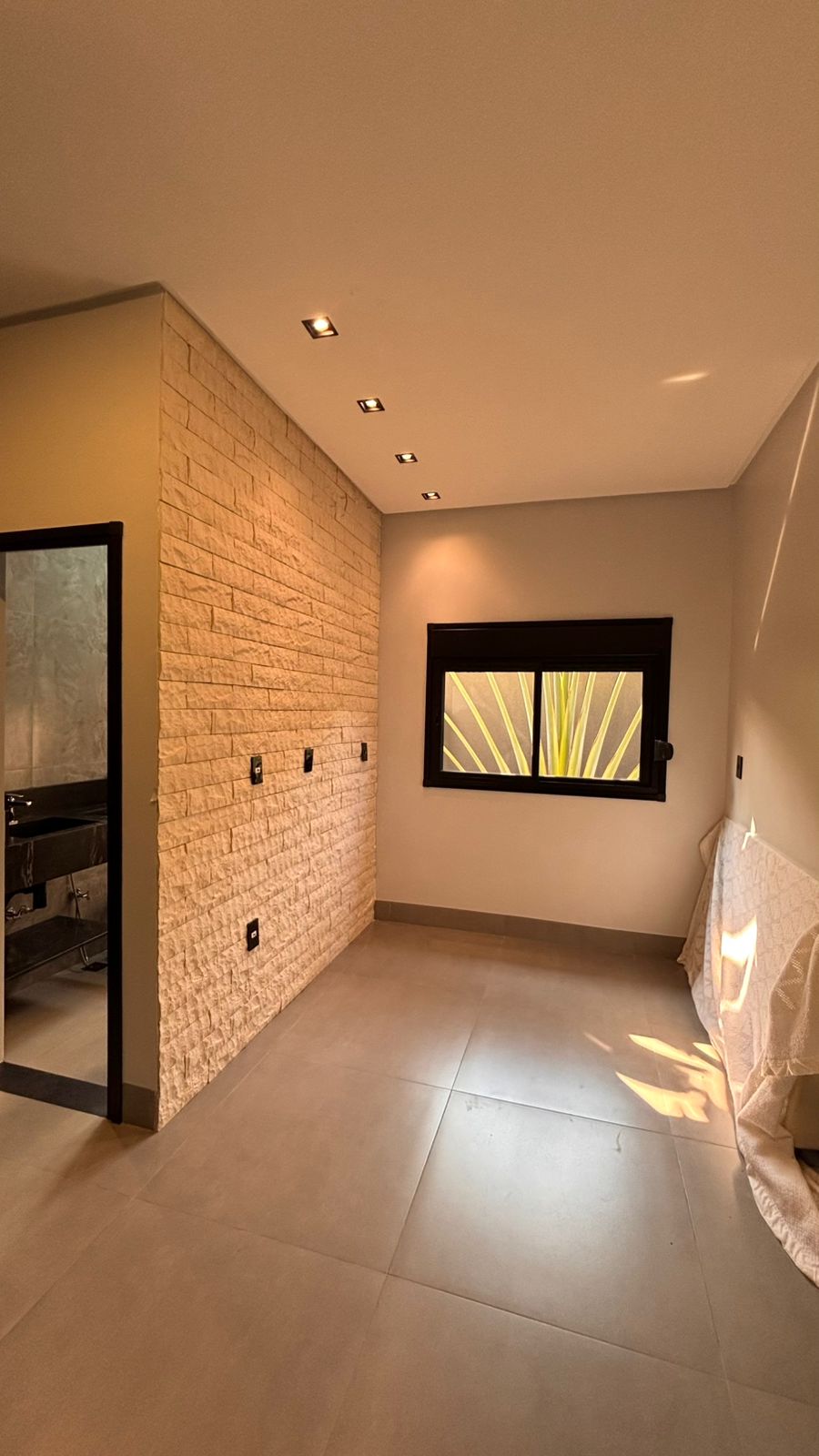 Casa térrea a venda / Jardins Barcelona / 190 m² e terreno de 300 m² / 3 suites / home theater / piscina aquecida com prainha / hidro / LED