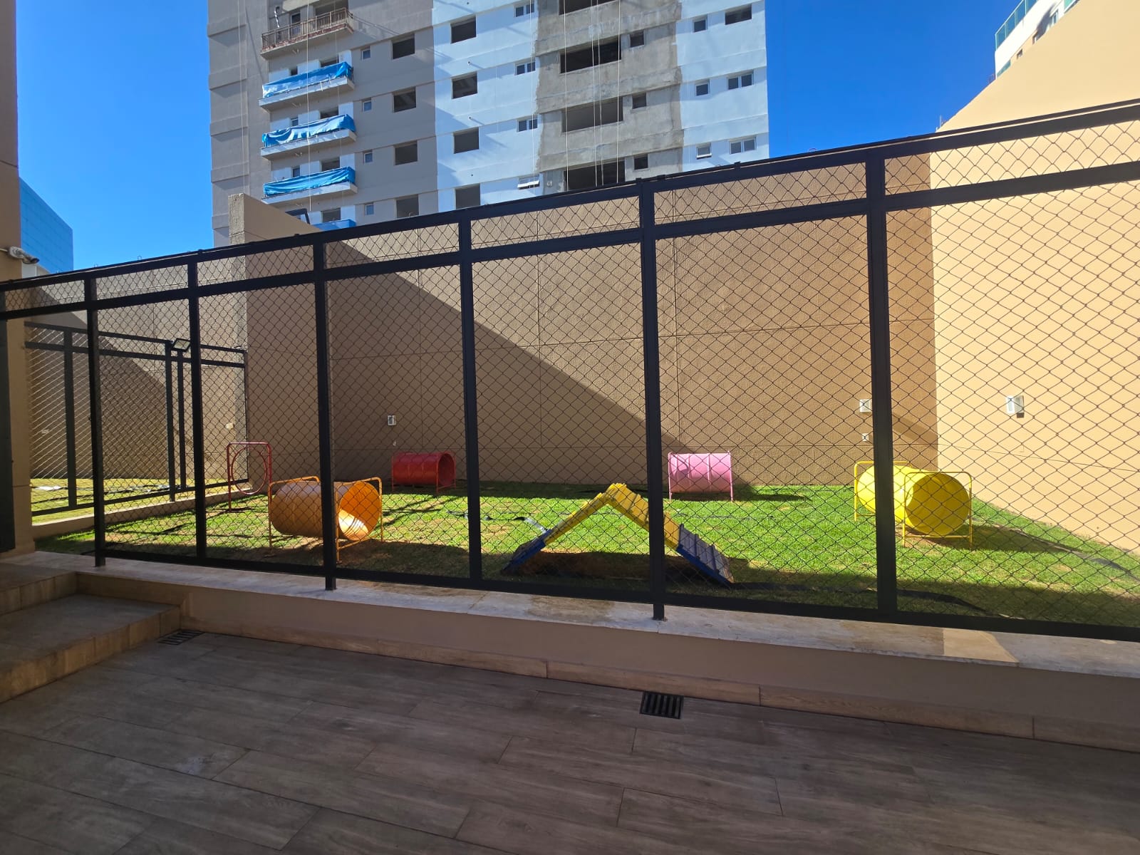 Apartamento à venda 104 m² / Setor Bueno / 2 suítes / lavabo / projeto luminotécnico e armários / prédio novo / Rua T-30