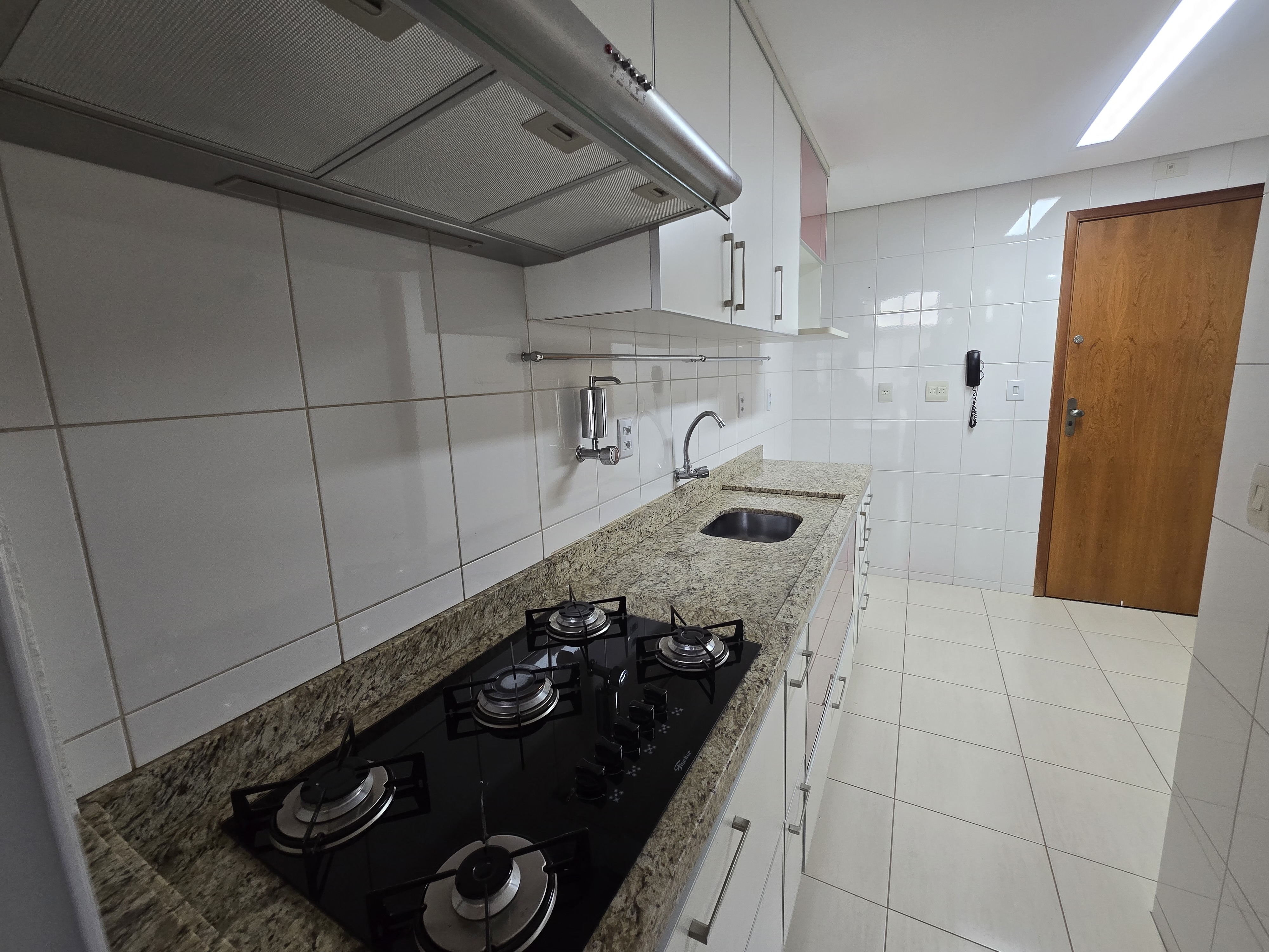 Aluguel de apartamento 3 quartos / Parque Amazonia / 2 vagas / escaninho / lazer completo / cozinha gourmet com pergolado / 2 cozinhas