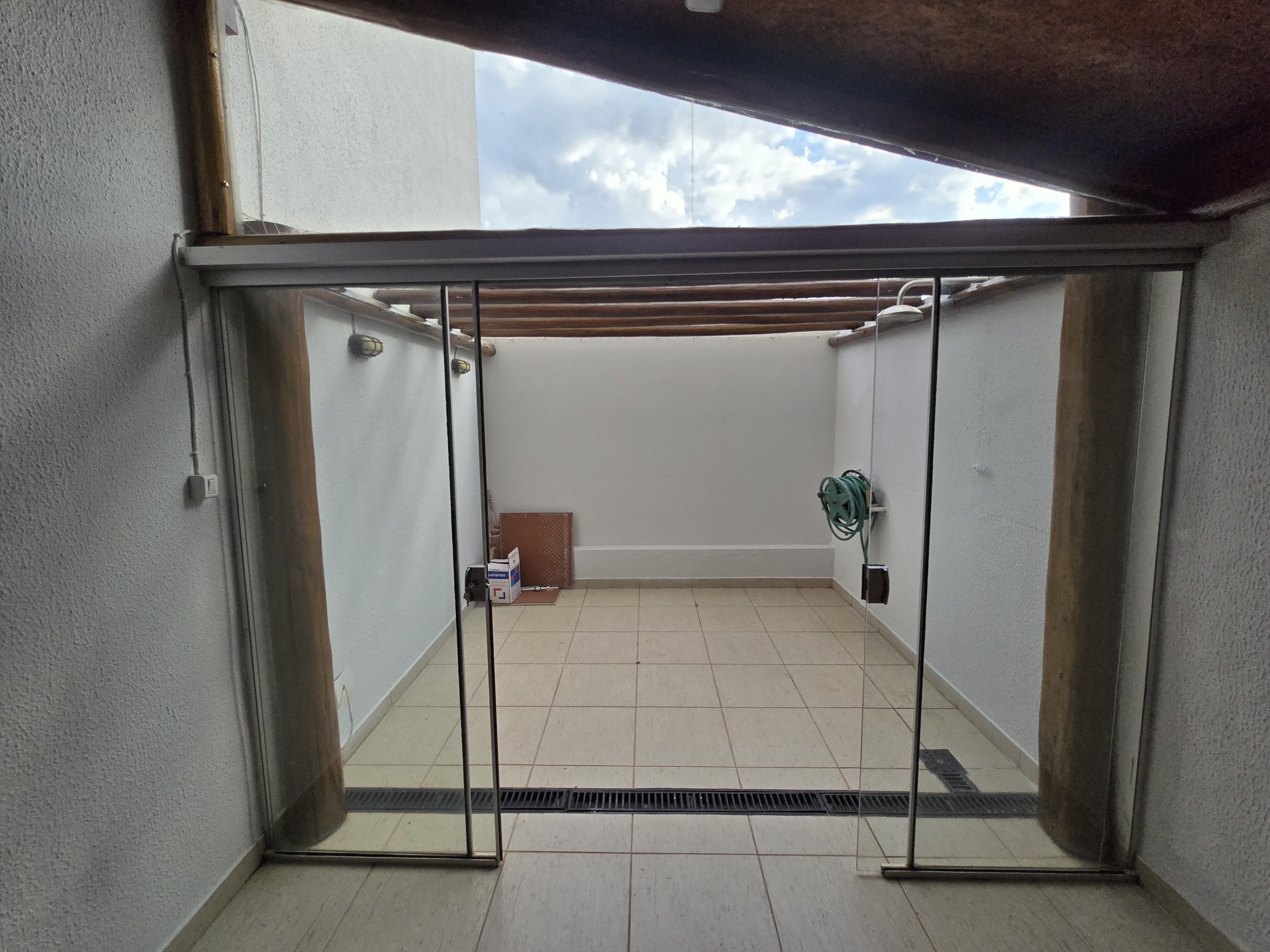 Aluguel de apartamento 3 quartos / Parque Amazonia / 2 vagas / escaninho / lazer completo / cozinha gourmet com pergolado / 2 cozinhas