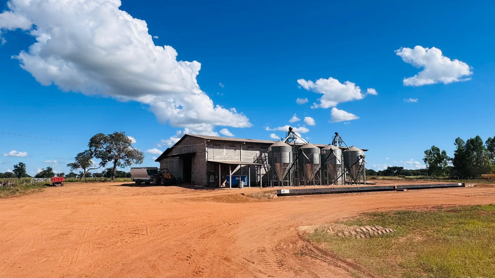 Fazenda à Venda em Aruanã, GO / Dupla Aptidão / Área Total / 13.765 hectares / Área em Pastagens 9.300 hectares / Área em Agricultura 900 hectares