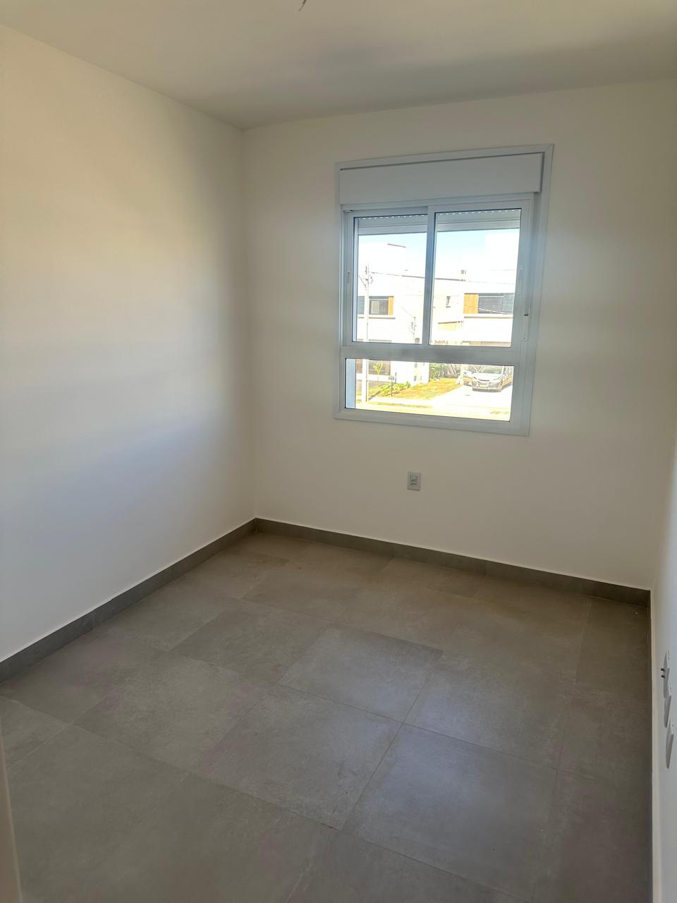 Sobrado à venda no Parque Amazônia / 4 quartos / 2 suítes / 181 m²