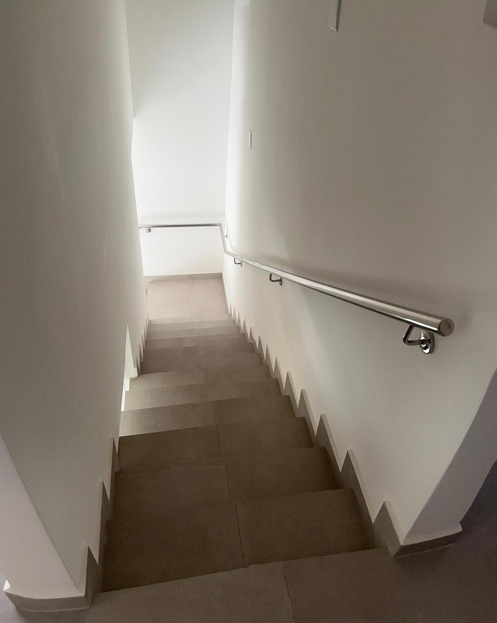 Sobrado à venda no Parque Amazônia / 4 quartos / 2 suítes / 181 m²
