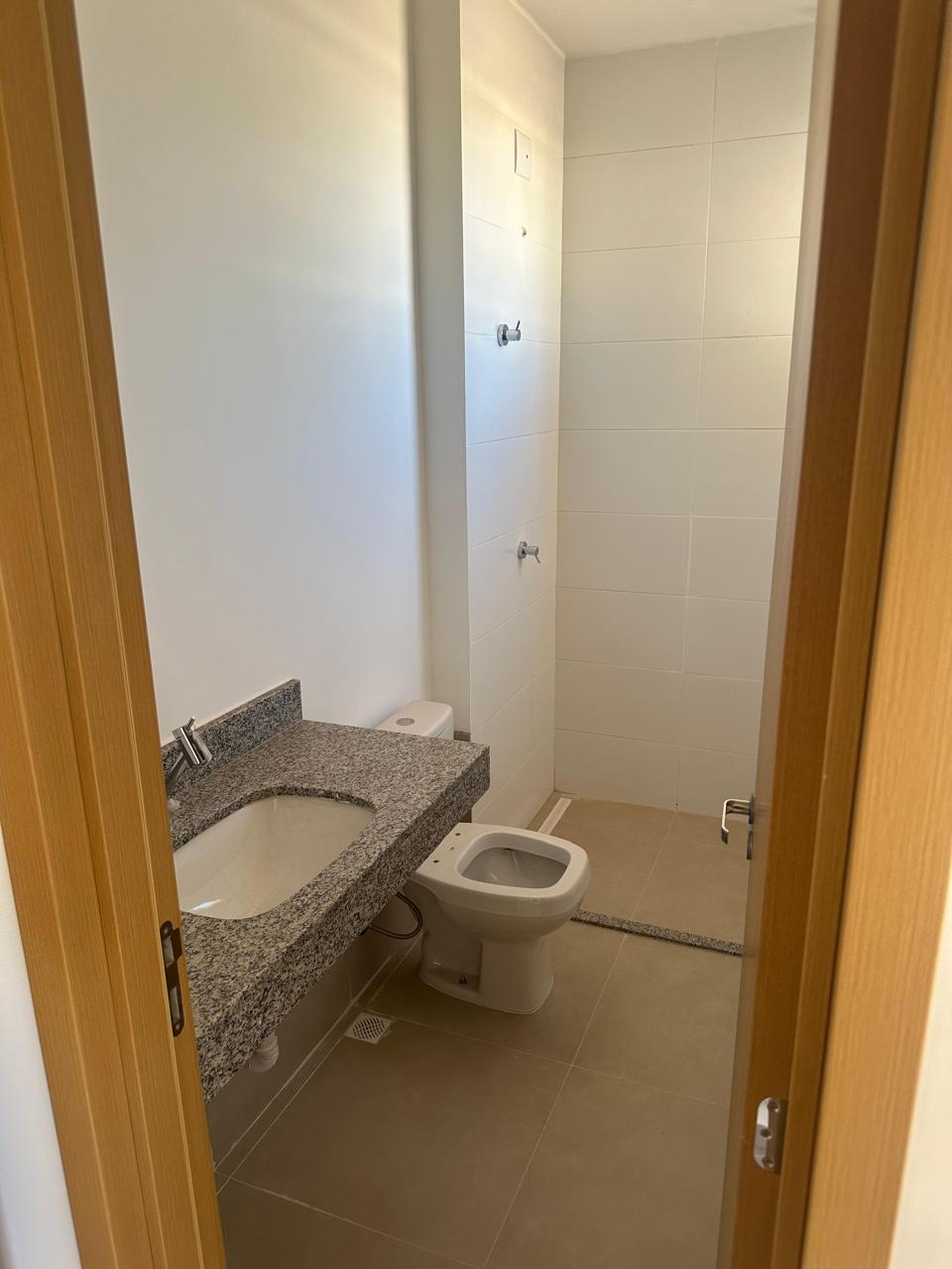 Sobrado à venda no Parque Amazônia / 4 quartos / 2 suítes / 181 m²