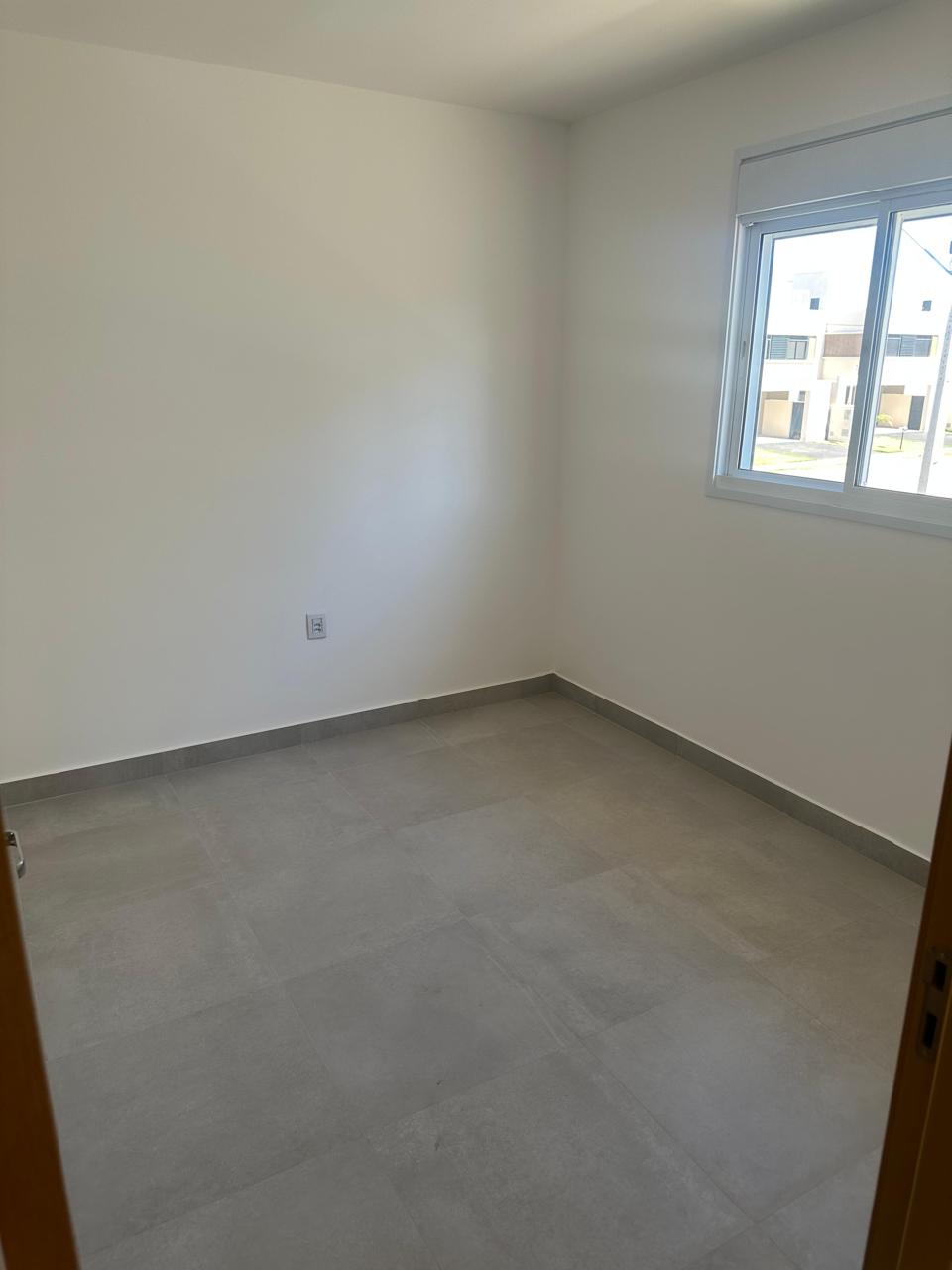 Sobrado à venda no Parque Amazônia / 4 quartos / 2 suítes / 181 m²