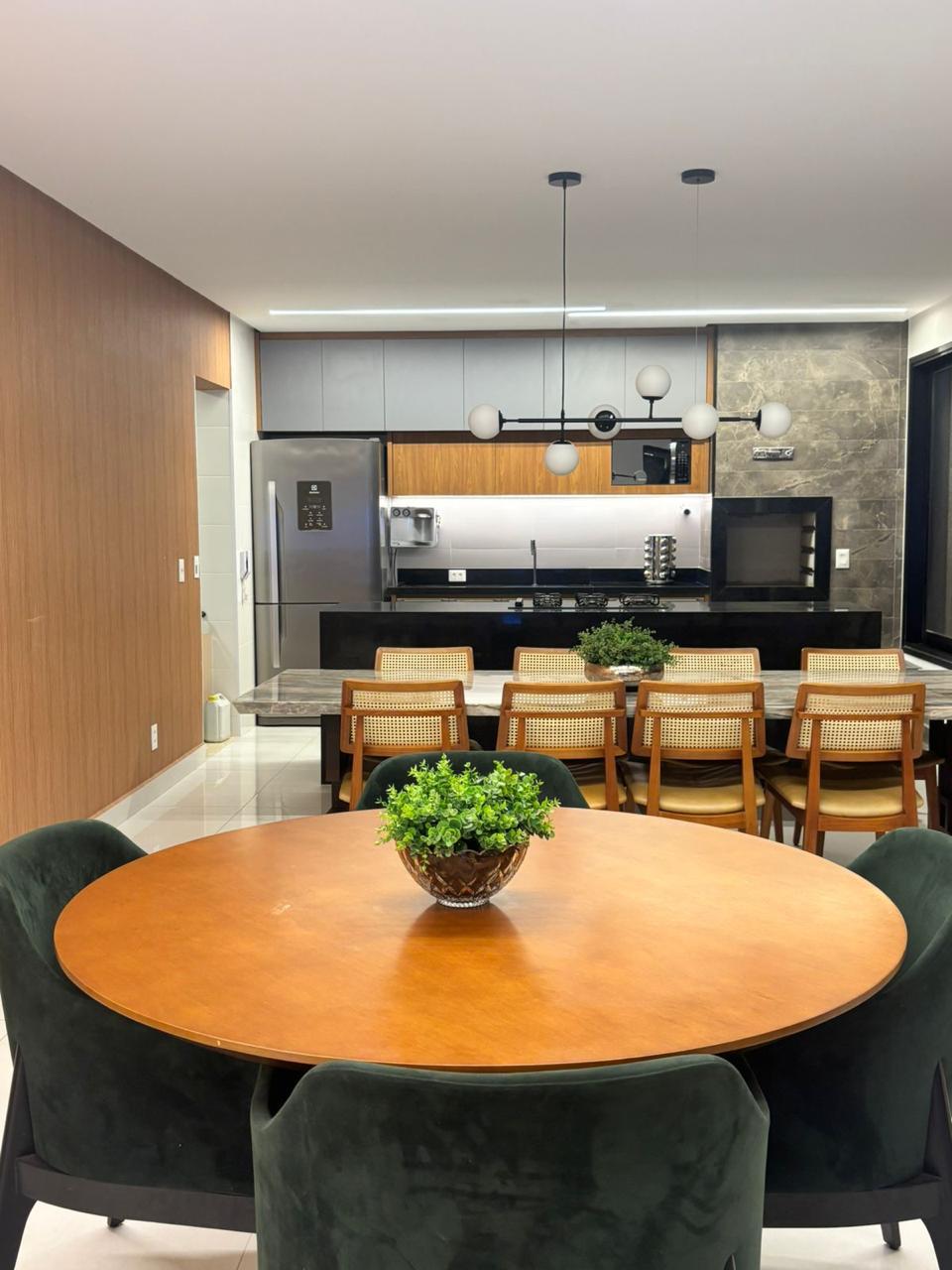 Apartamento de Alto Padrão no Cristal Tower – Setor Bueno, 202 m² | 4 Suítes