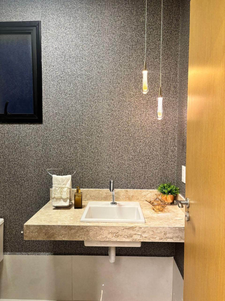 Apartamento de Alto Padrão no Cristal Tower – Setor Bueno, 202 m² | 4 Suítes