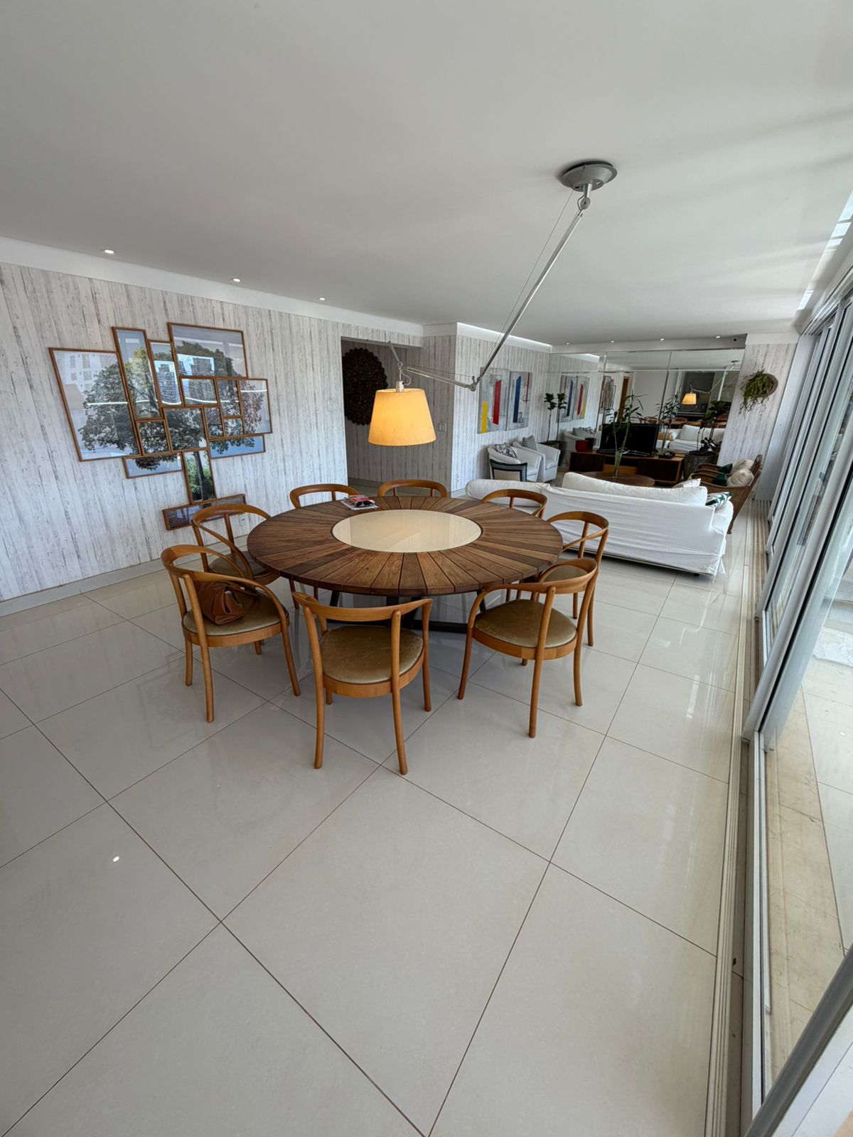 Vingt Trois Residence , 4 suítes plenas na praça da T 23