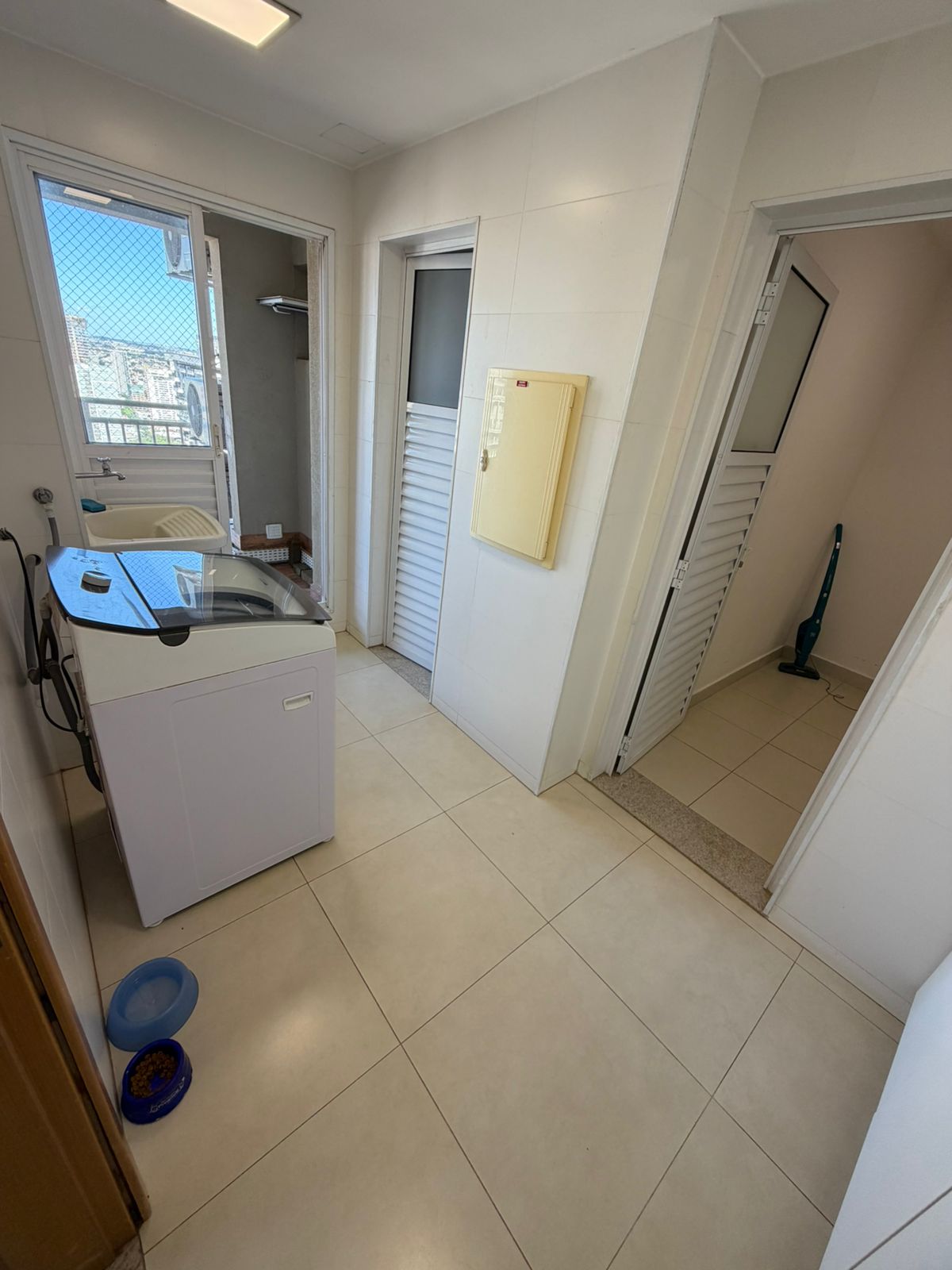 Vingt Trois Residence , 4 suítes plenas na praça da T 23