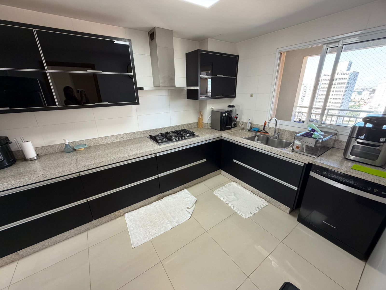 Vingt Trois Residence , 4 suítes plenas na praça da T 23