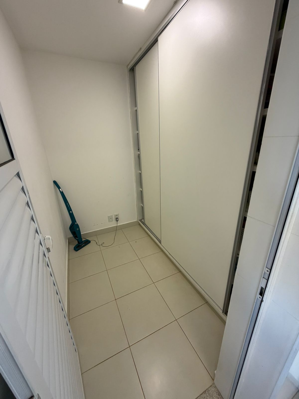 Vingt Trois Residence , 4 suítes plenas na praça da T 23