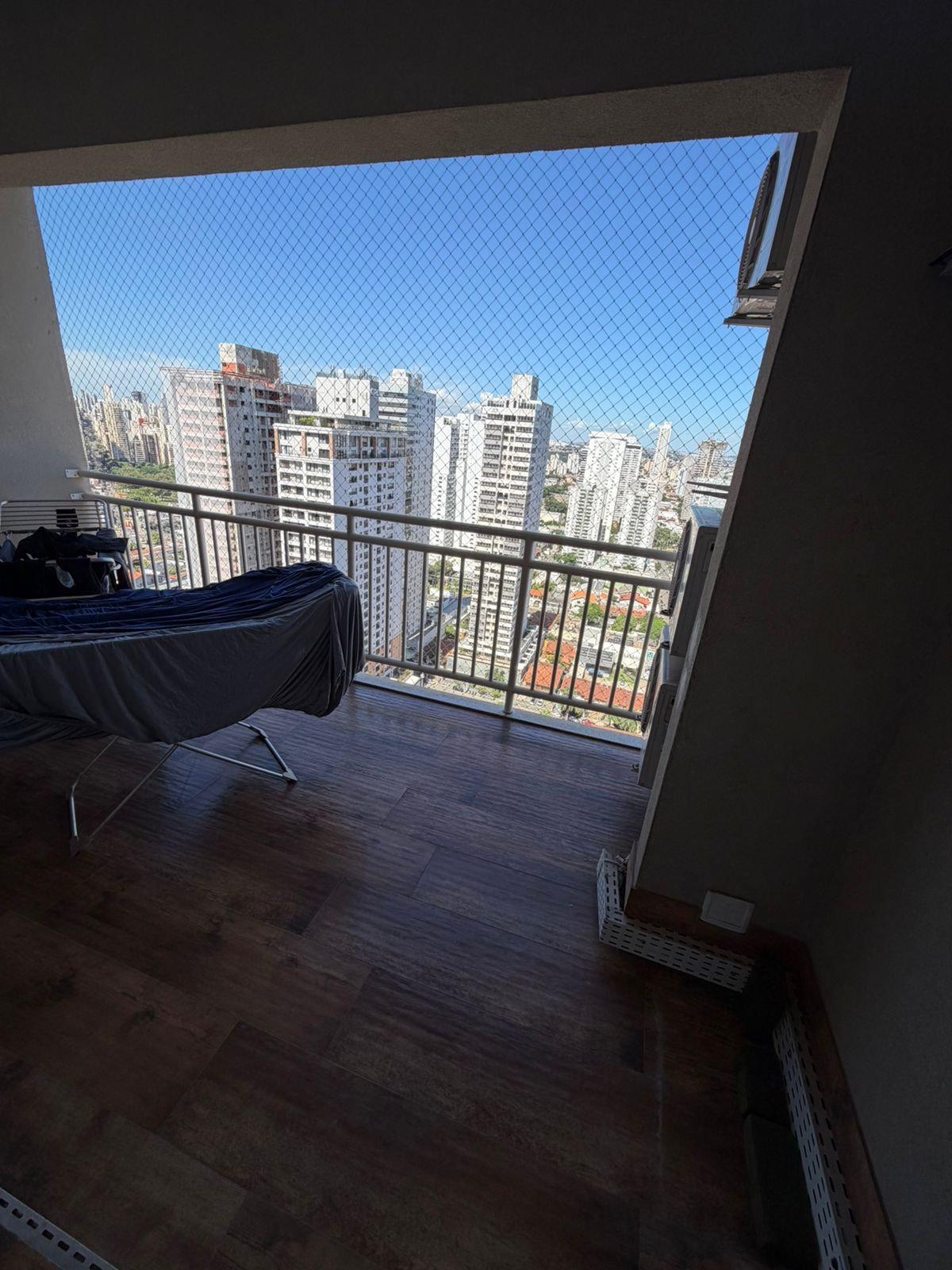 Vingt Trois Residence , 4 suítes plenas na praça da T 23