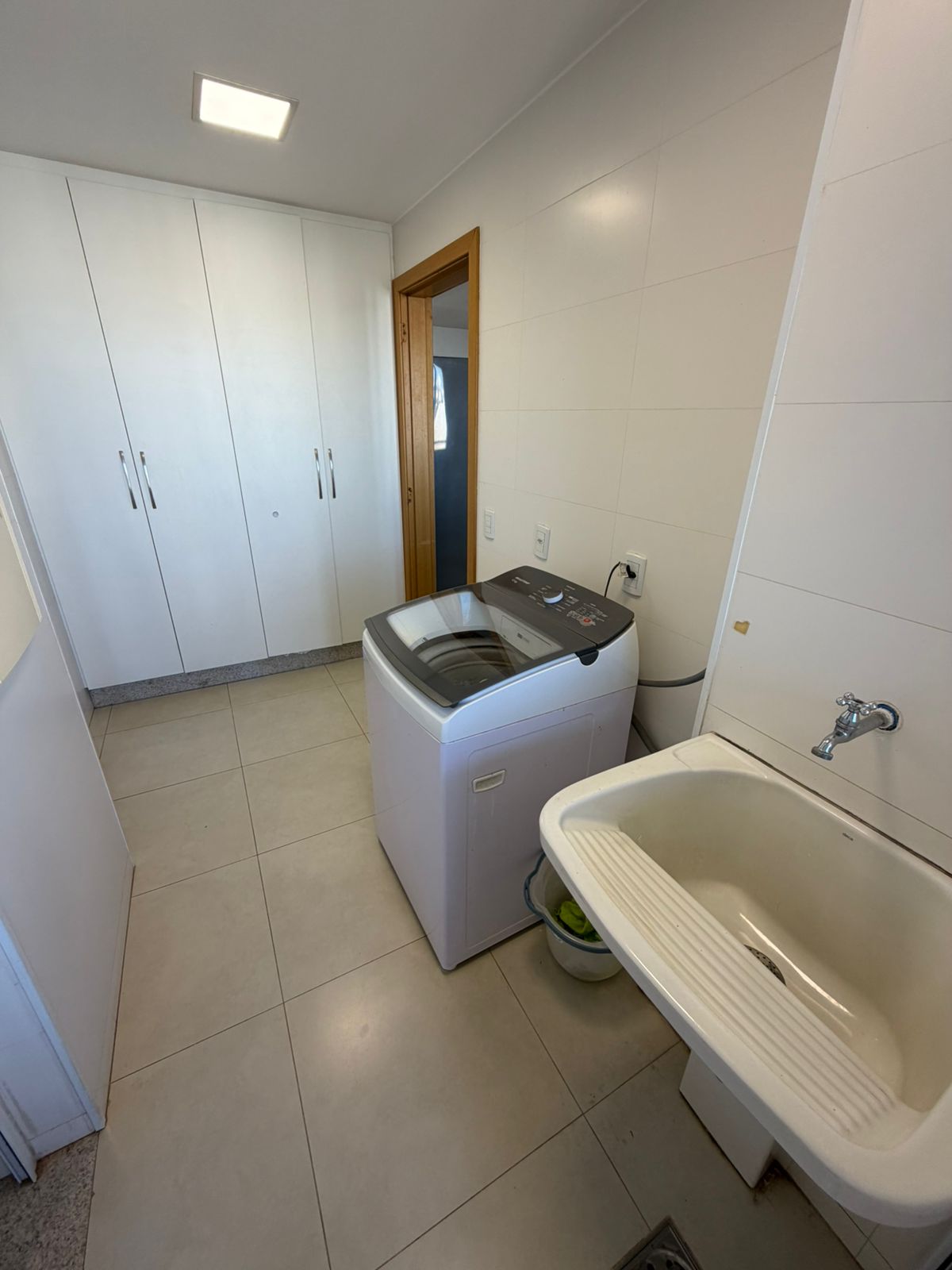 Vingt Trois Residence , 4 suítes plenas na praça da T 23